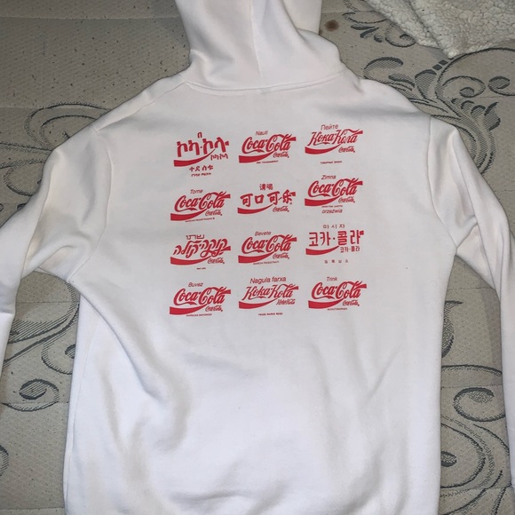 Coca-Cola H&M sweater - Picture 5 of 6